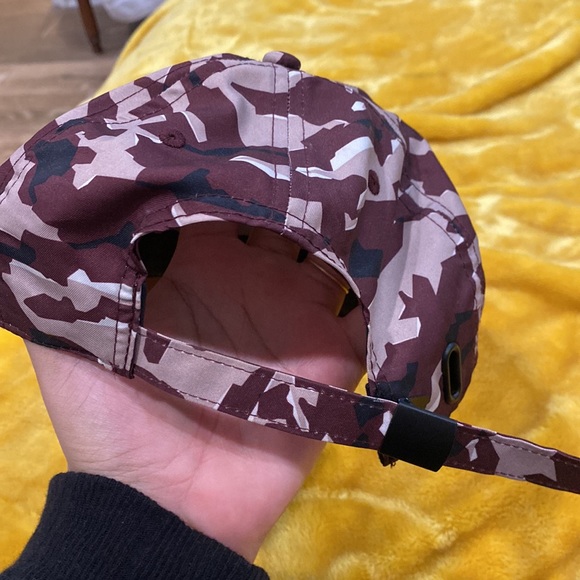 Camo hat - Picture 2 of 4